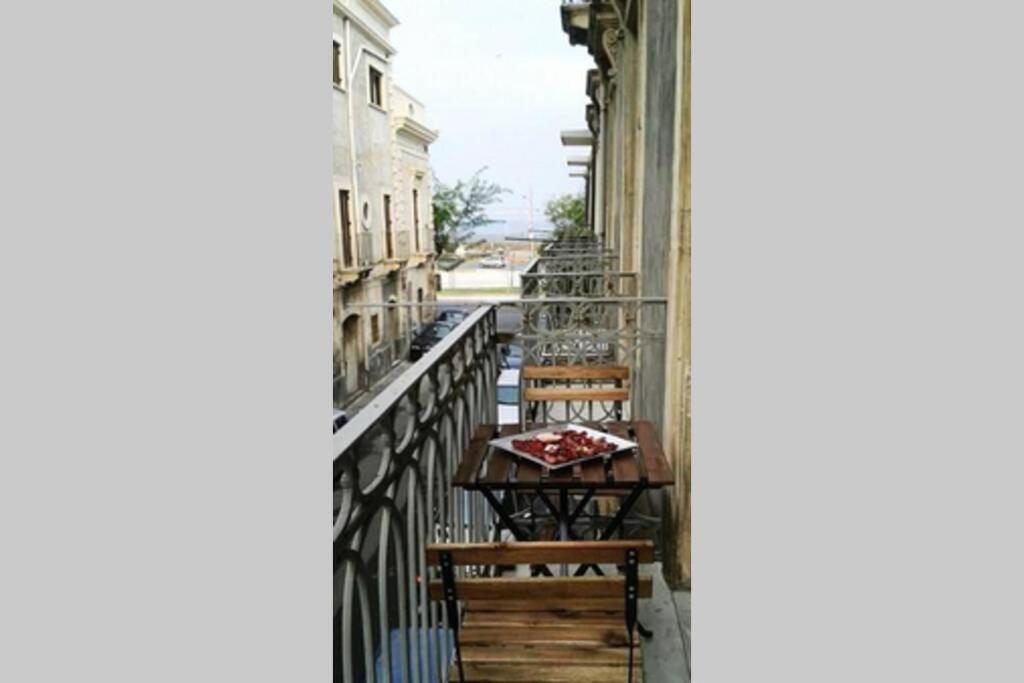 كاتانيا Three Rooms Near Central Station المظهر الخارجي الصورة